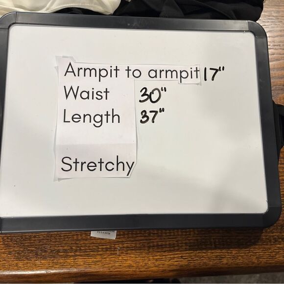 Elegant Black & White 3D Flowers Dress V-neck size 10 - Picture 9 of 12